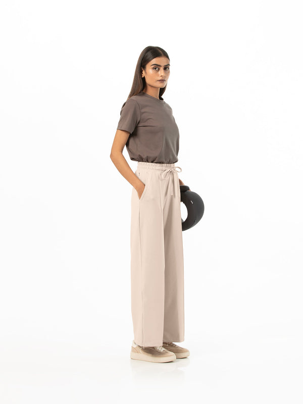 Wide-leg pants